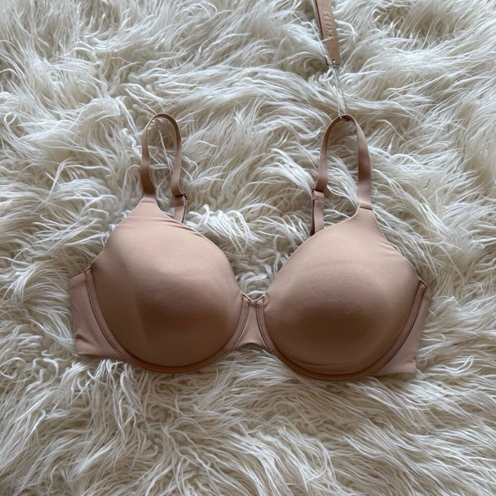 Skims Fits Everybody T-Shirt Bra Clay Size 40C